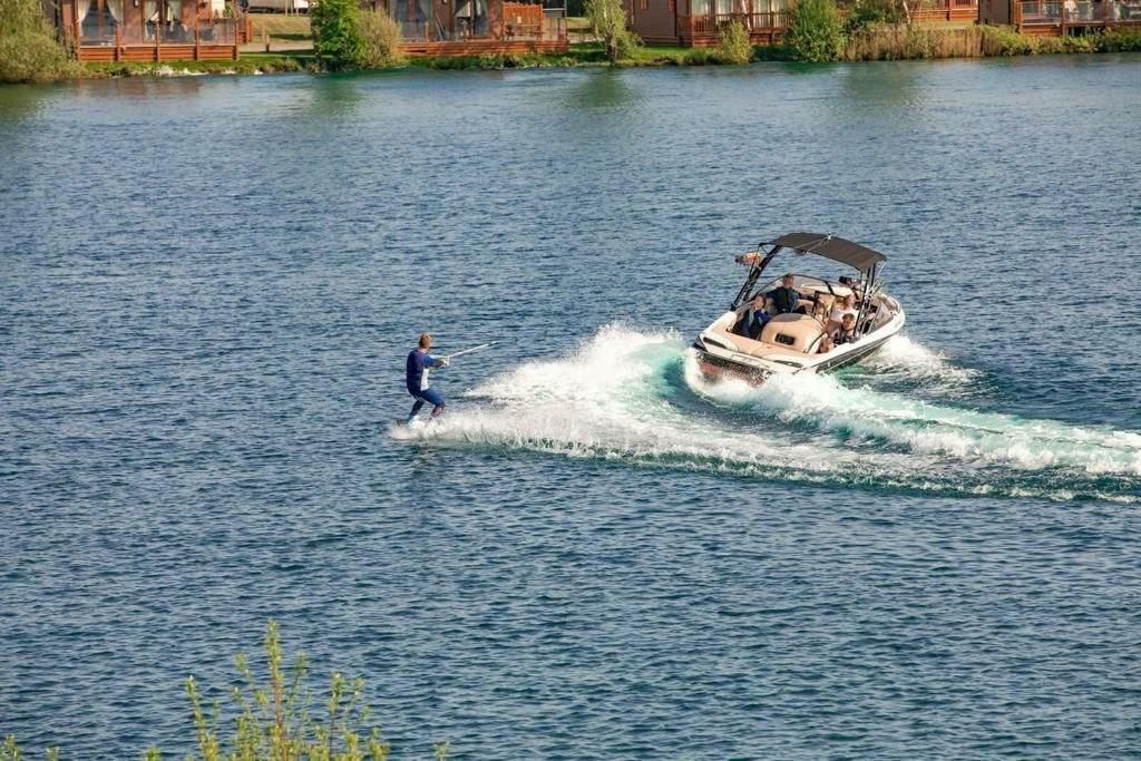 Relaxing Holiday Home With Hot Tub At Tattershall Lakes Экстерьер фото