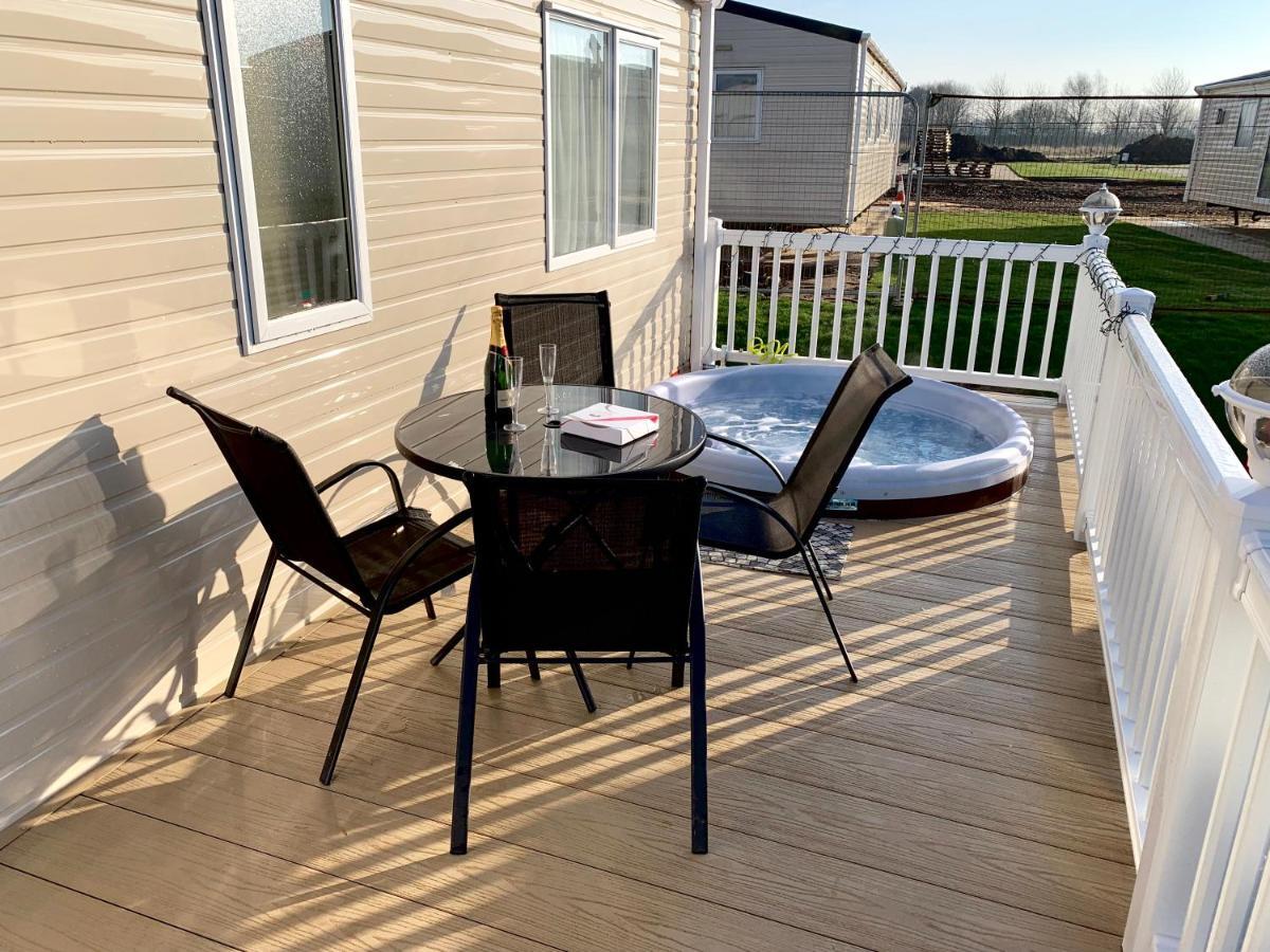Relaxing Holiday Home With Hot Tub At Tattershall Lakes Экстерьер фото